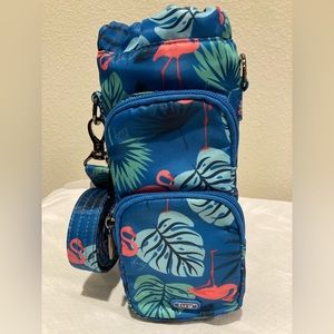 Lug Huggie - Flamingo Blue Insulated Bottle Holder. Only (gently) used twice.
